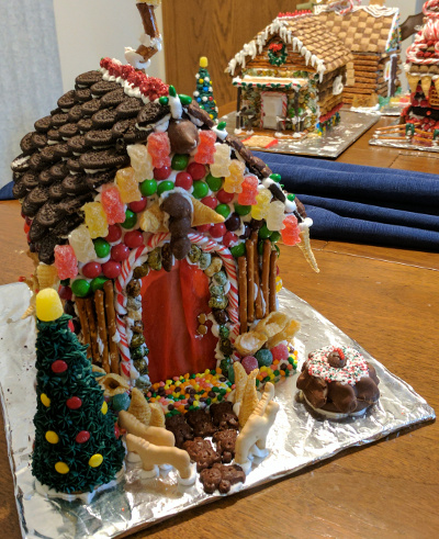 In our next party, Meleta made this amazing house.